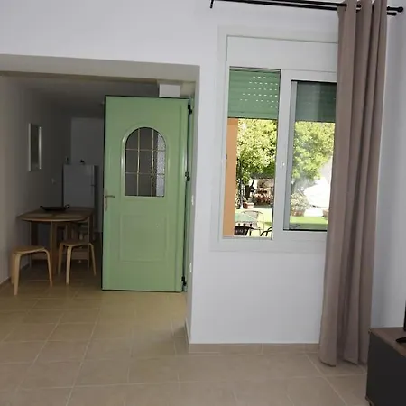 ηermes - 3 Apartment *